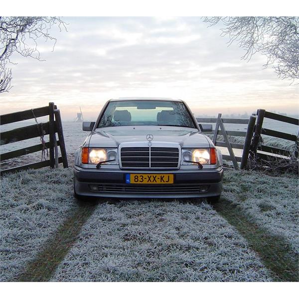 MERCEDES E SERİSİ W124 ÖN TAMPON ÇEKİ DEMİR KAPAĞI KLİMALI