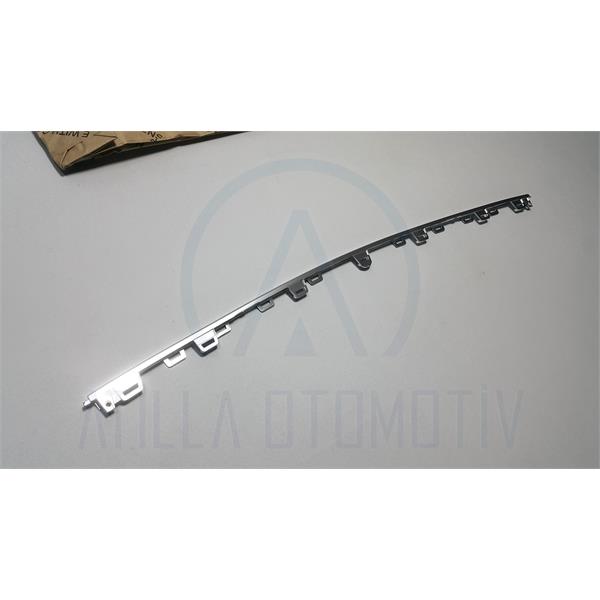 AUDİ A4 8W B9 16-24 S-LİNE ARKA TAMPON NİKELAJI ORTA ORİJİNAL