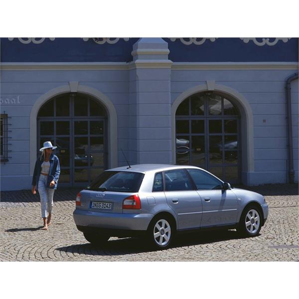 2 x AUDİ A3 8L 2000-2003 STOP LAMBASI SOL-SAĞ TAKIM DEPO