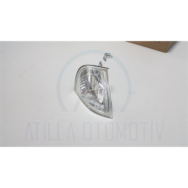 SKODA OCTAVİA A4 1U 2000-2010 ÖN SİNYAL ŞEFFAF SAĞ DEPO