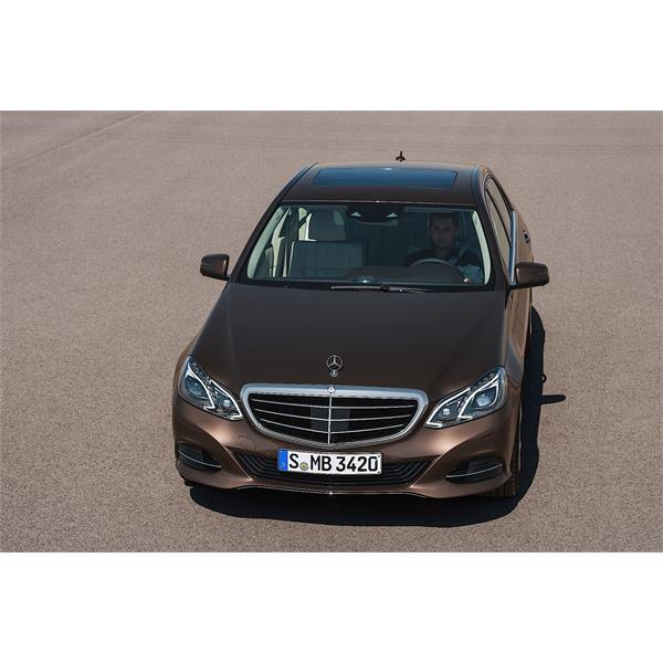 MERCEDES E SERİSİ W211 2002-2008 ÖN PANJUR AMBLEMİ ORİJİNAL