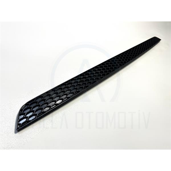 AUDİ Q7 4L 2010-2015 S-LİNE ARKA TAMPON PETEK ORTA IZGARA