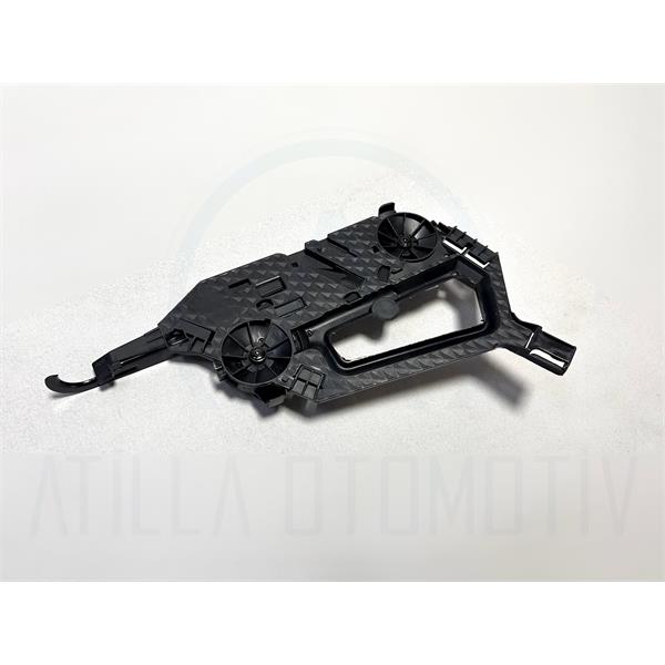 SKODA OCTAVİA A5 1Z 2004-2013 FAR ALT TABLA BRAKETİ SAĞ