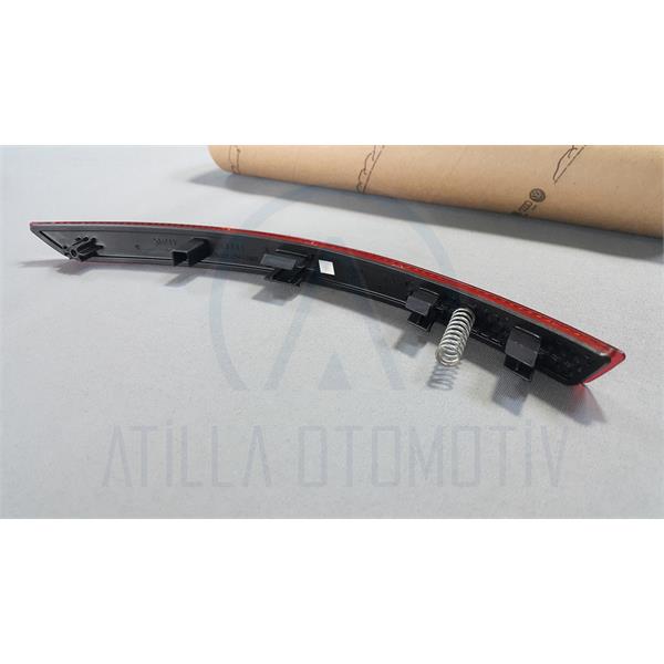 AUDİ A4 8W B9 2015-2020 ARKA TAMPON REFLEKTÖRÜ SAĞ ORİJİNAL