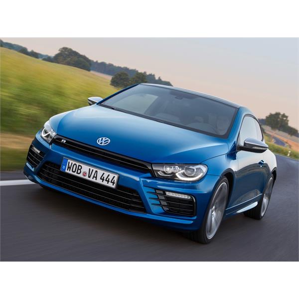 VW SCİROCCO 15-17 ÖN ALT PANJUR + ÜST ÇITASI PİANO BLACK TAKIM