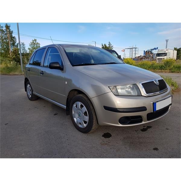 SKODA FABİA MK1 6Y 05-08 ÖN TAMPON SİS KAPAĞI SİSSİZ SOL ORİJİNAL