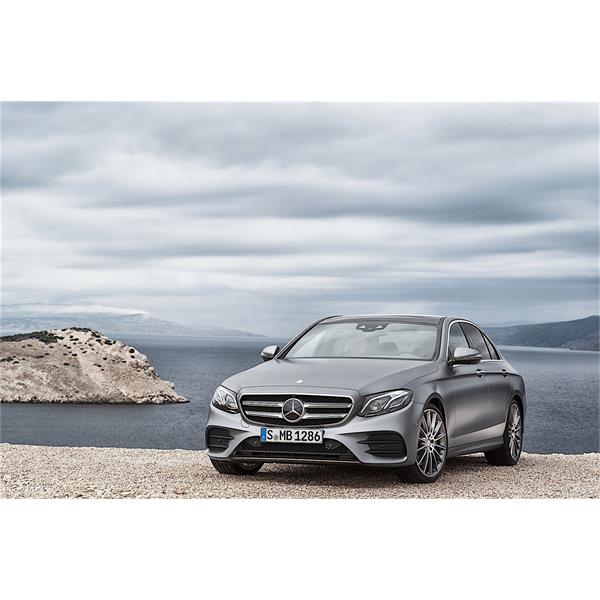 MERCEDES E SERİSİ W213 S213 2016-2021 ÖN PANJUR KROM ÇERÇEVE